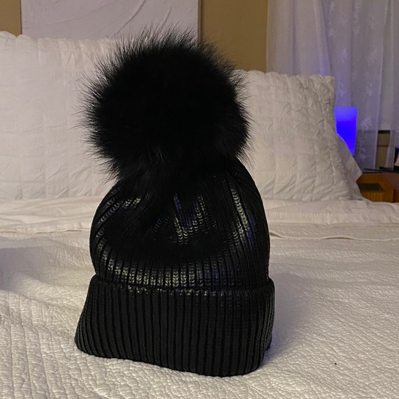 Hat - Picture 1 of 3